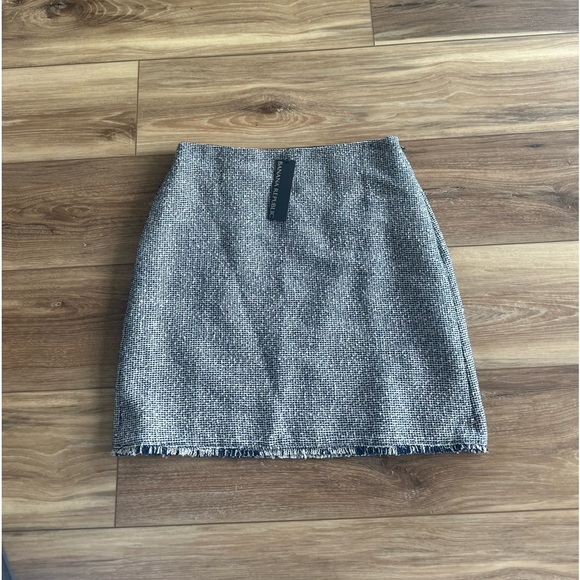 Banana Republic Tweed Mini Skirt NWT size 2 - Picture 1 of 5